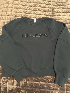 lululemon athletica Men's Black Crewneck Pullover with Raised Logo